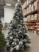 Brad artificial de Crăciun cu zăpadă și conuri – efect natural de iarnă